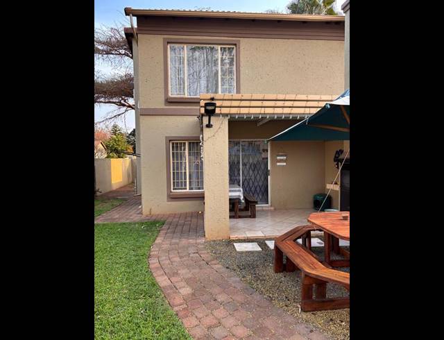 2 BEDROOM TOWNHOUSE FOR SALE IN ANNLIN